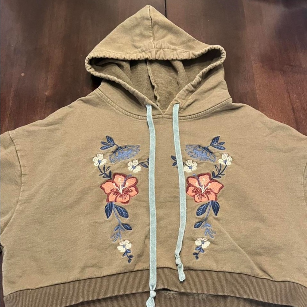 Embroidered Cropped Hoodie